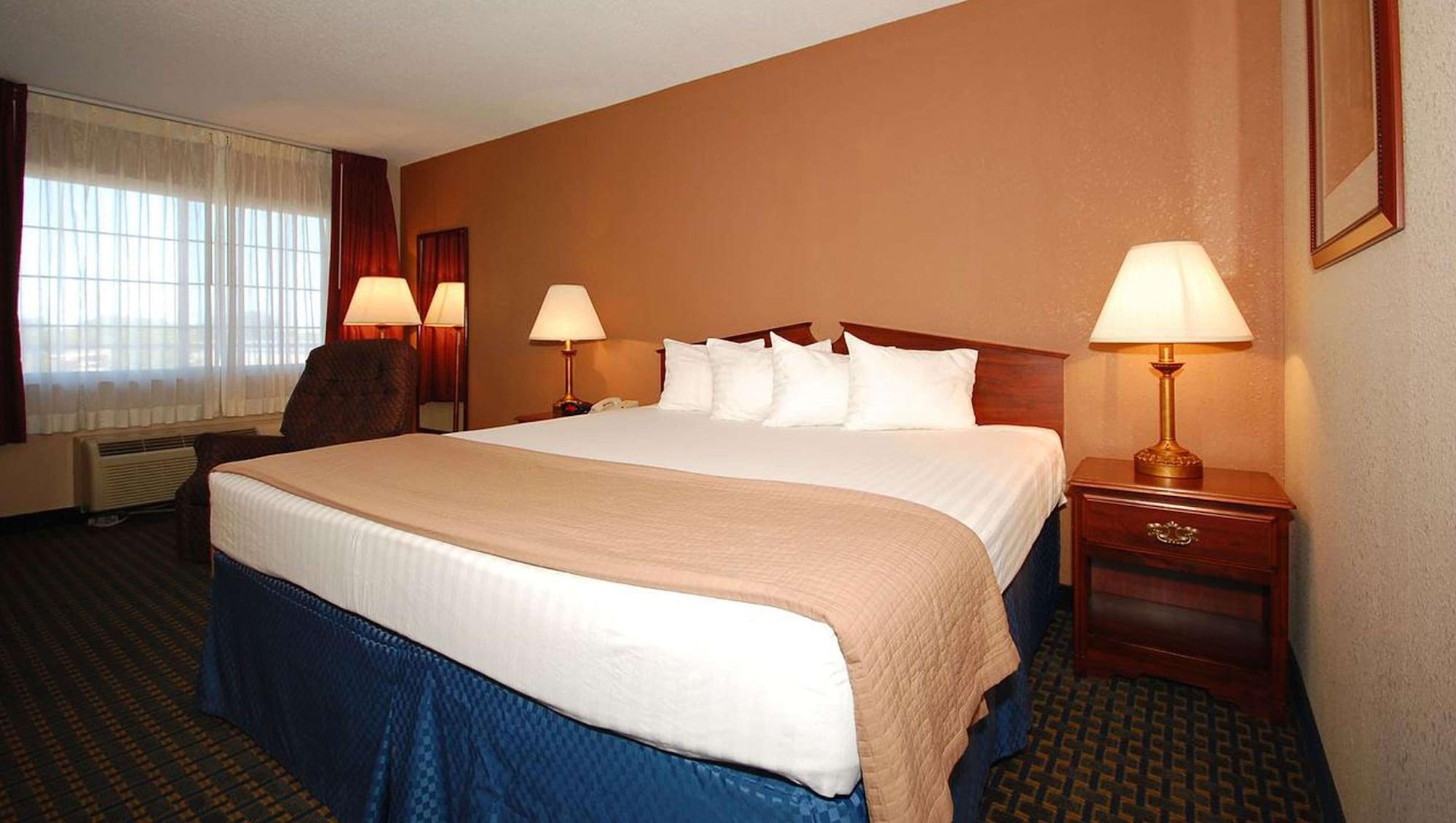 Magnuson Hotel Red Baron Garden City Dış mekan fotoğraf