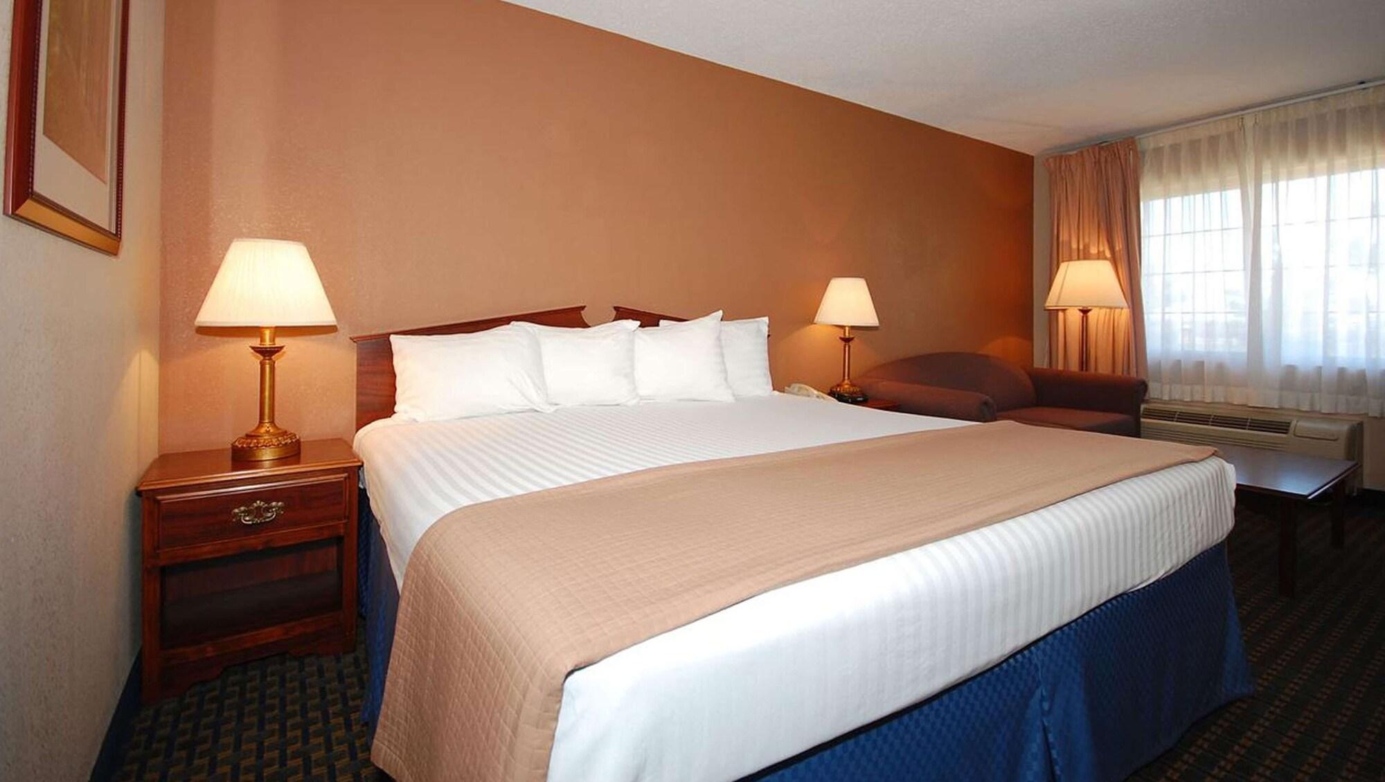 Magnuson Hotel Red Baron Garden City Dış mekan fotoğraf