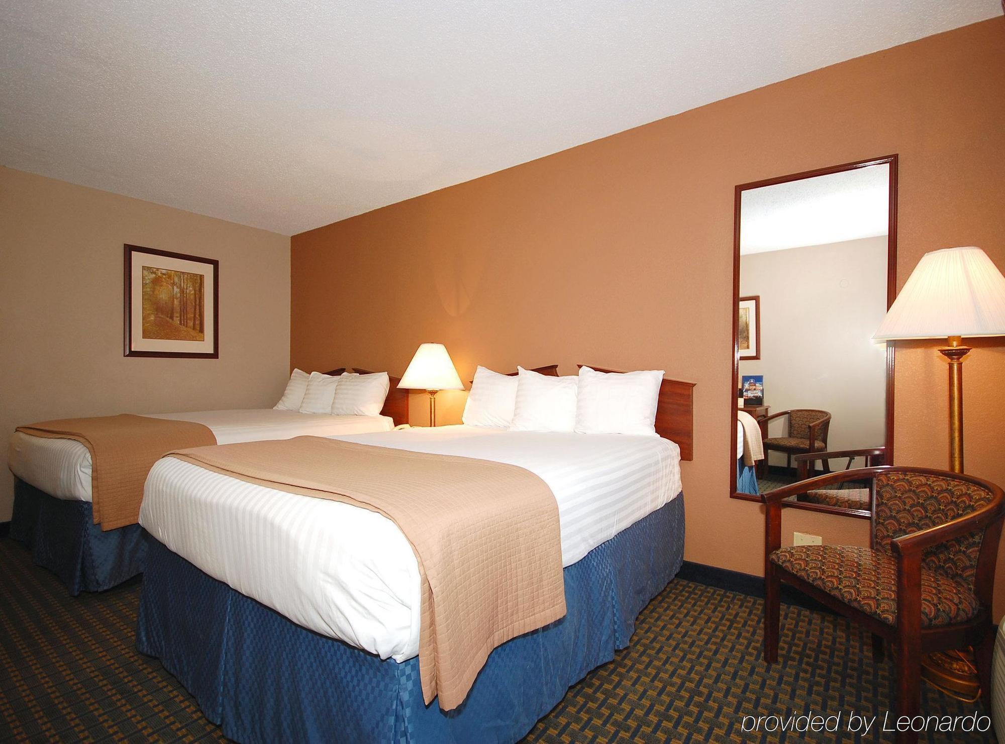 Magnuson Hotel Red Baron Garden City Oda fotoğraf