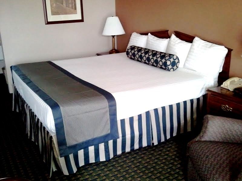 Magnuson Hotel Red Baron Garden City Oda fotoğraf