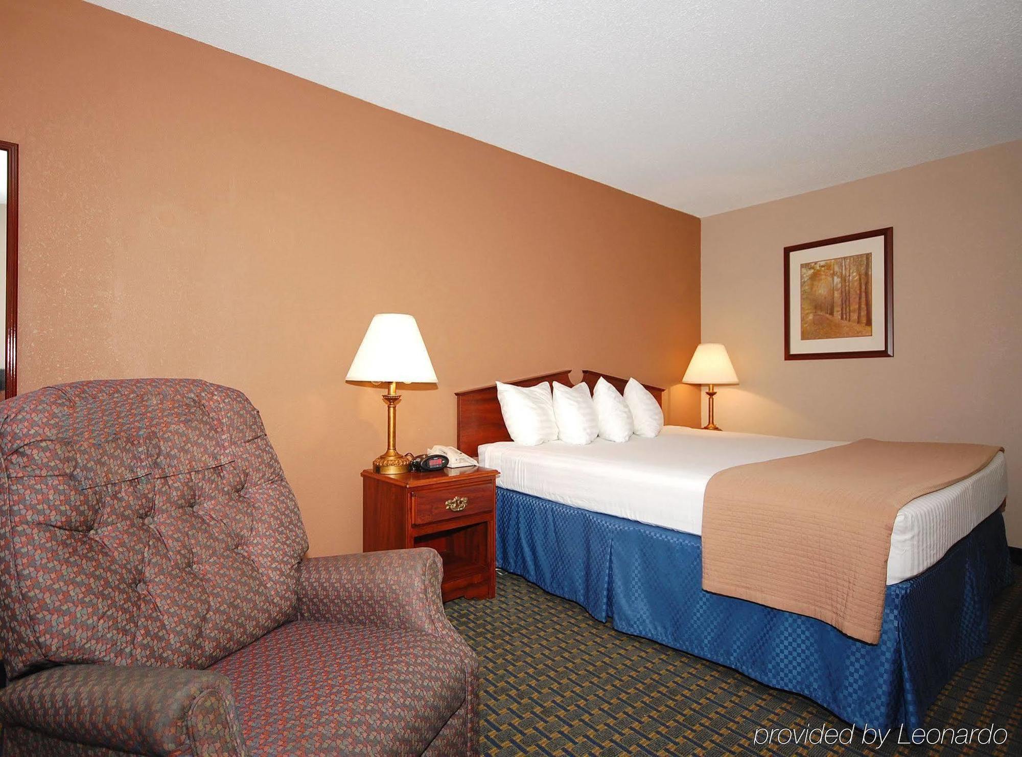 Magnuson Hotel Red Baron Garden City Oda fotoğraf