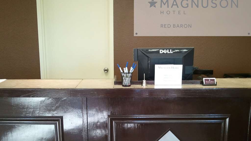 Magnuson Hotel Red Baron Garden City İç mekan fotoğraf