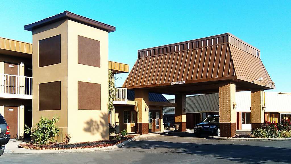 Magnuson Hotel Red Baron Garden City Dış mekan fotoğraf